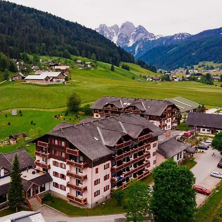 Cool - In - Hallstatt - Wellness And Pool Included Gosau